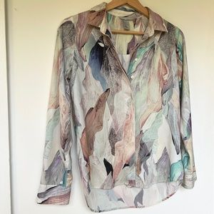 H&M polyester button down shirt. Abstract print